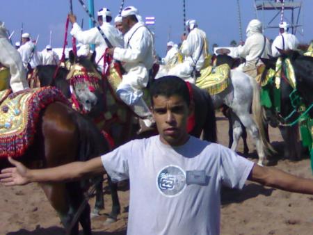 li bgha yatbored yatba3ni