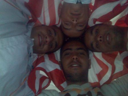 dima majmo3in ta7t rayat l7amra